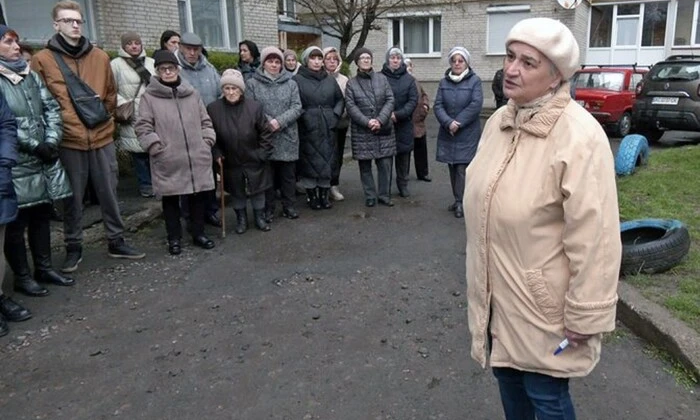 Протестующие, лозунг, украинский флаг, Герой Украины
