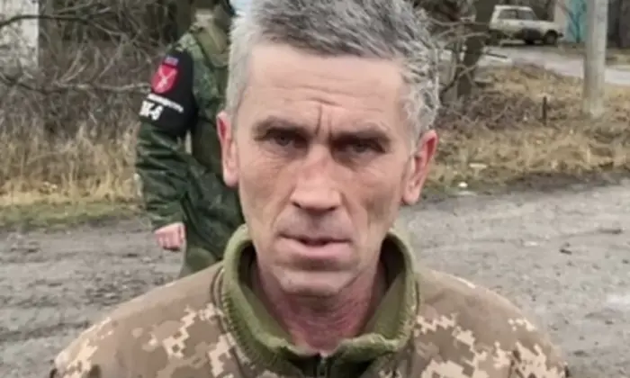 Військовий повертається з полону
