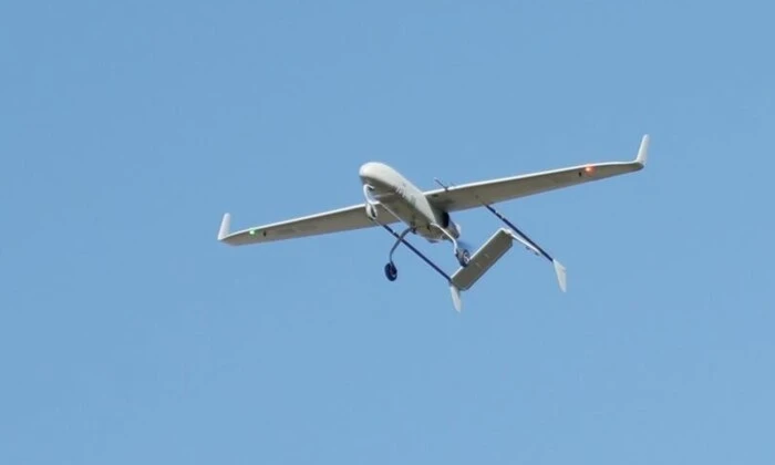 Дроны на фоне стены в Европе