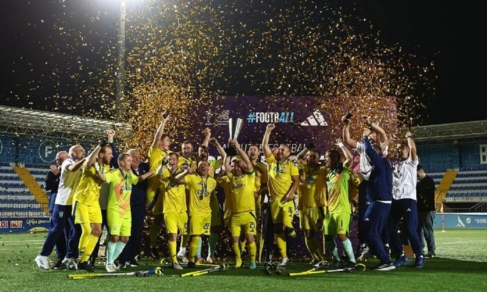 Збірна України з ампфутболу святкує перемогу