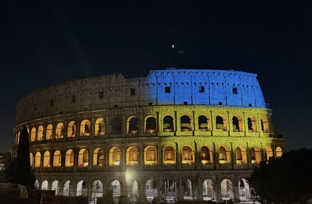 World landmarks in Ukrainian colors: four years of solidarity