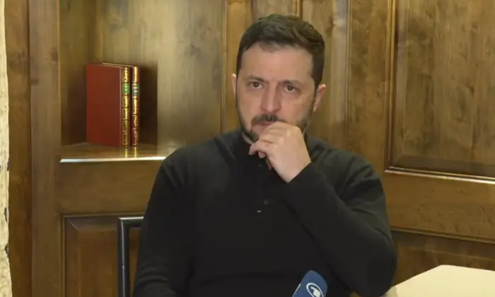 Зеленський відповідає на питання про миротворці