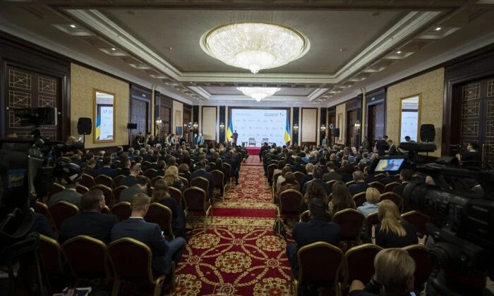 Мораторій на перевірки бізнесу, нові посли