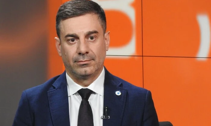 Батько-одинак з п'ятирічною донькою