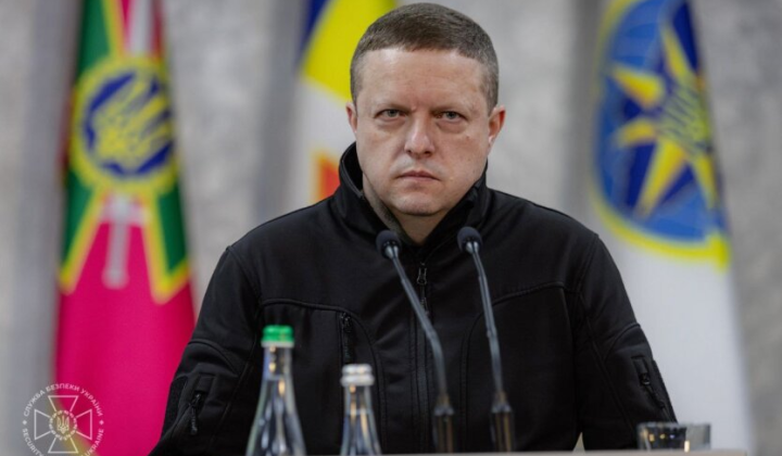 Женщина с оружием в руках