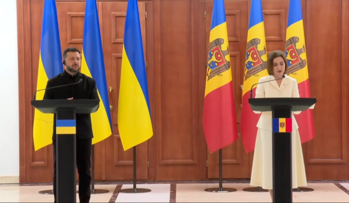 Zelensky receiving order from Sandu