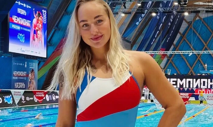 Russian swimmer and her salary