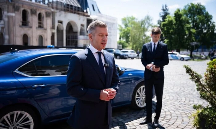 Угорський прем'єр на Skoda Superb
