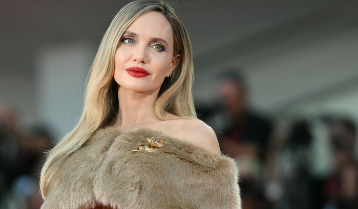 Angelina Jolie visits Kherson during war