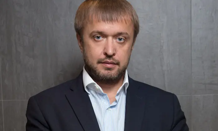 Бывший депутат облсовета взял кредит на 185 млн и сбежал в ОАЭ