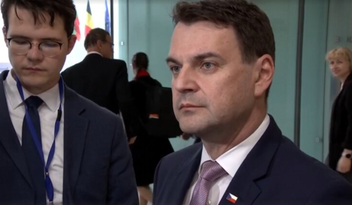 Support for credit and sanctions from Hungary