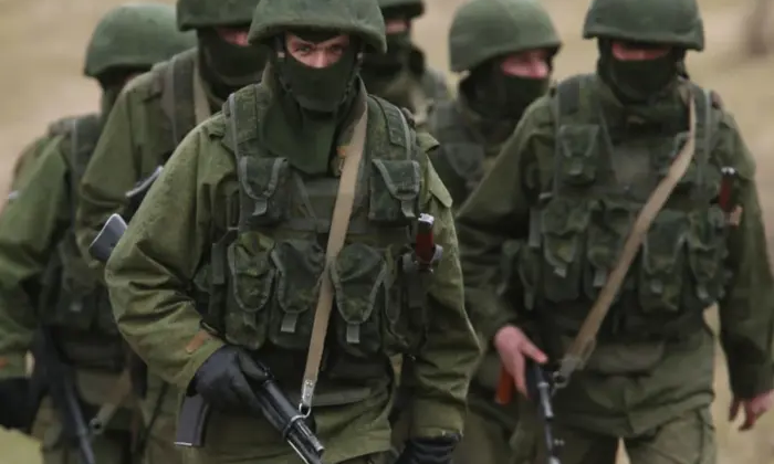 Расстрел украинских бойцов ополченцами