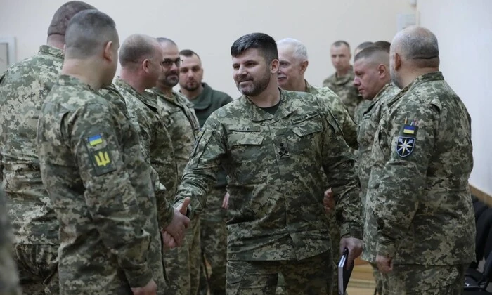 Генералов укомплектовали в армейские корпуса