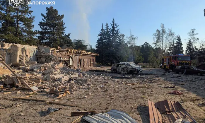 Разрушение базы отдыха в Запорожском районе