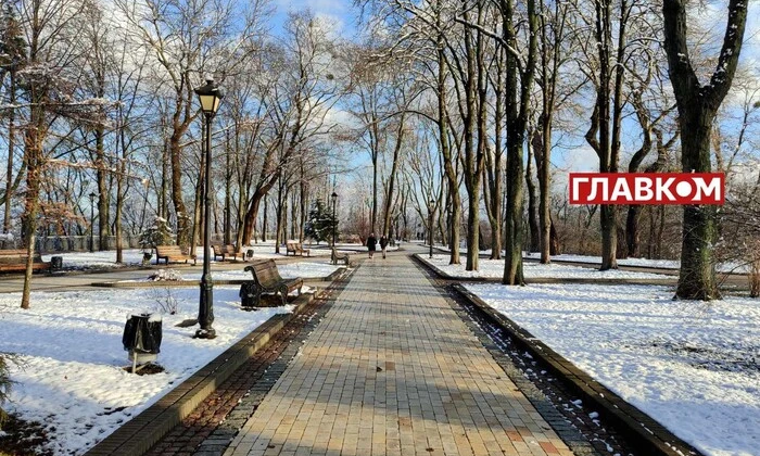 Фотография зимнего дня с солнечной погодой