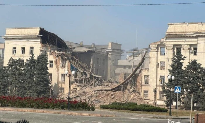 Зеленський реагує на знищення будівлі ОДА