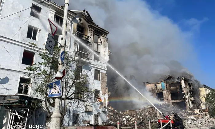 Фото разрушения пятиэтажки в Краматорске