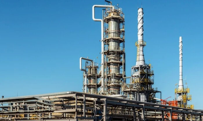 Спецпризначенці виводять з ладу нафтопереробний завод