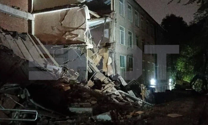 Зсув трьох поверхів коледжу у Владивостоці