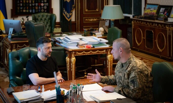 Zelensky at a meeting with advisors