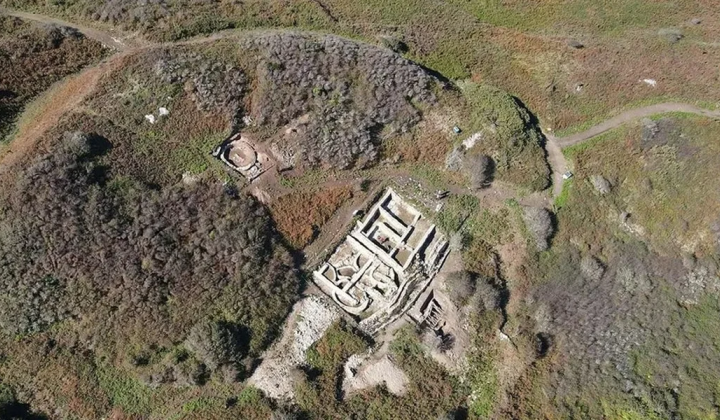 Iron Age wall under Roman settlement