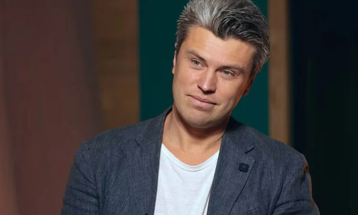 Євген Хмара, дитинство, піаніст