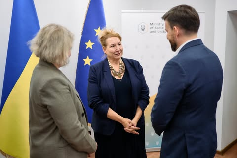 Минсоцполитики подписал меморандум для новой стратегии