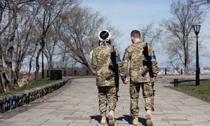 Сервіс онлайн-одружень для військових