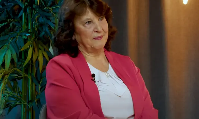 Зірка «Лісапетного батальйону» на фоні горящого серця