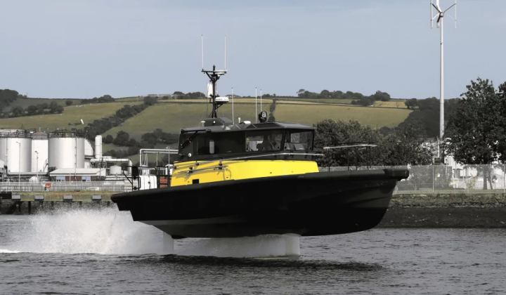 Electric pilot boat with underwater wings