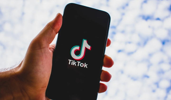 TikTok and Universal Music logos