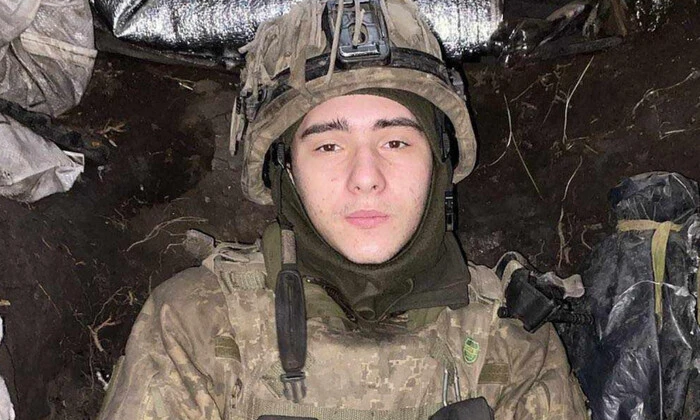 Тяжелораненый военнослужащий с поддержкой Главкома