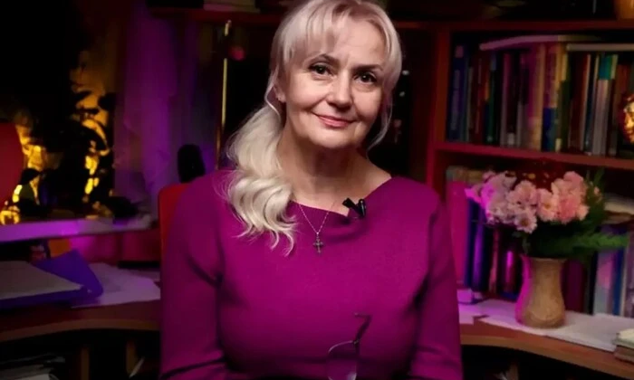 Остання записка, показана підругами Фаріон