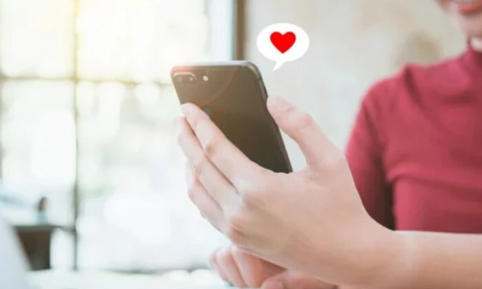 Деактивированные аккаунты на экране смартфона