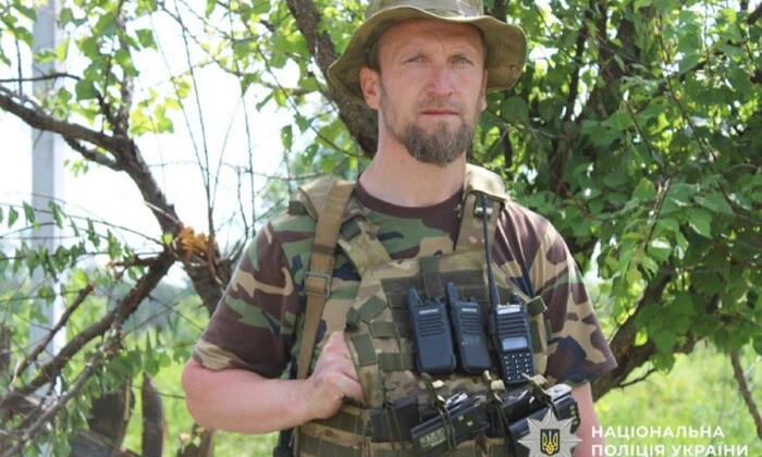 Militant with fists and clubs