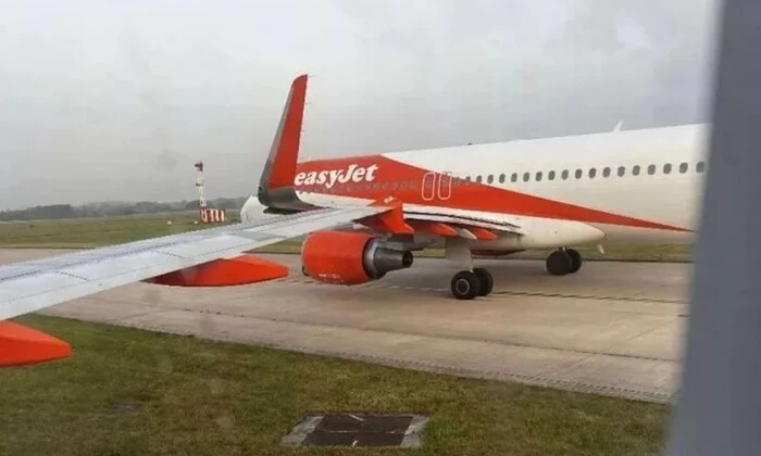 Зіткнення двох літаків на злітній смузі