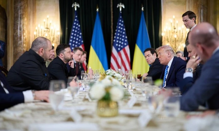 Зеленський і Трамп на переговорах