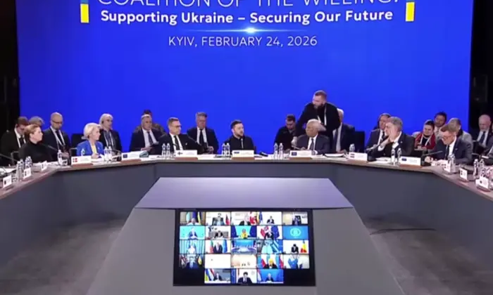 Лідери G7 на фоні прапора України