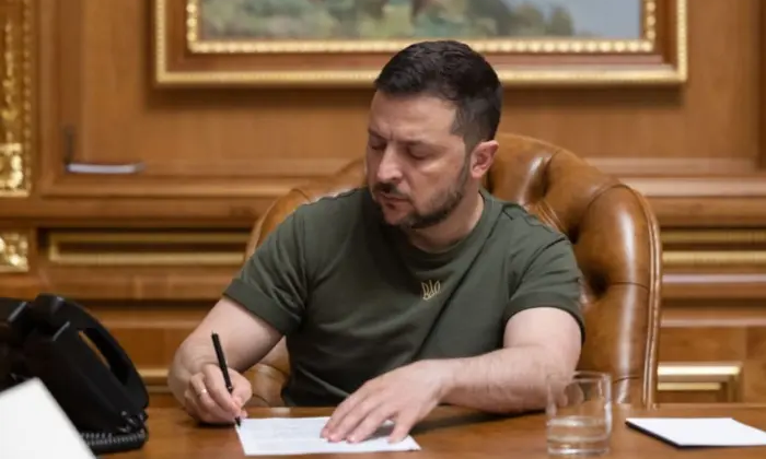 Зеленский подписал законы военное положение мобилизация