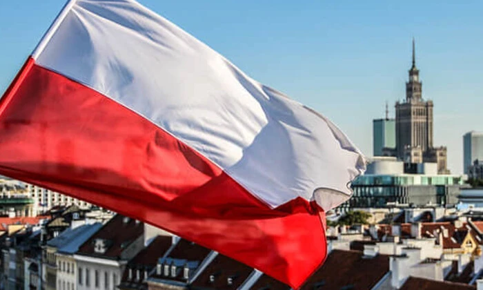 Польща змінює правила виплат для біженців