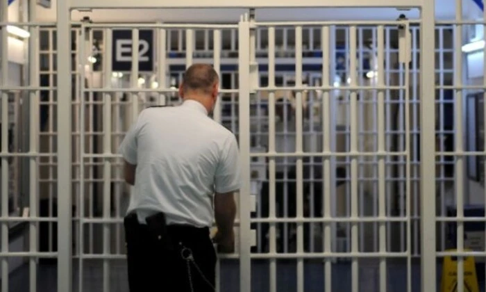 Британські в'язні на волі