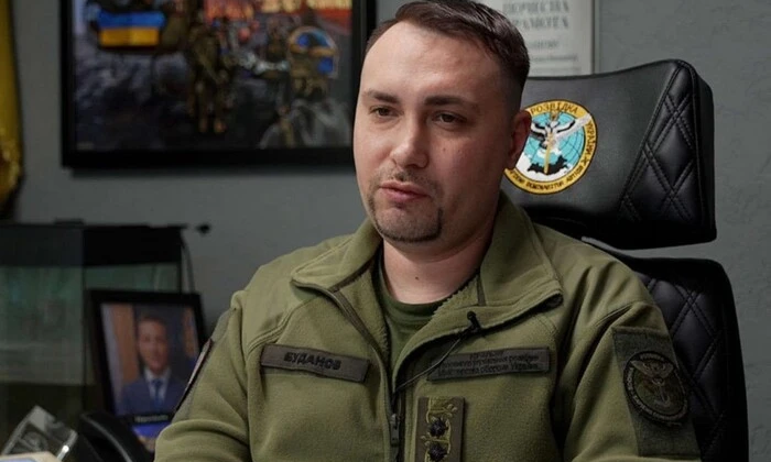 Дрони на тлі карти Європи