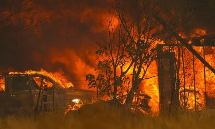 Історичне місто Каліфорнії під час лісових пожеж