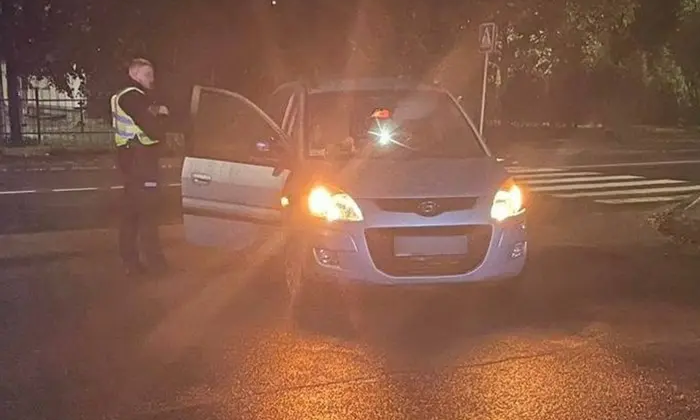 Авто на пішохідному переході