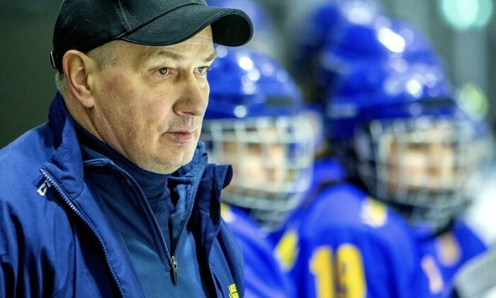 Ukrainian women's hockey team preparing for the game