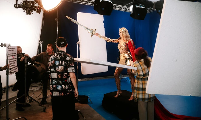 Оля Полякова залучила ЛГБТ-хор та штучний інтелект