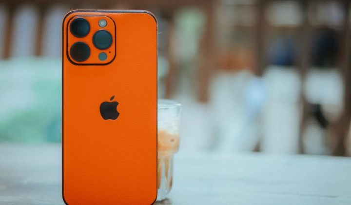 iPhone 17 у руках абонента T-Mobile