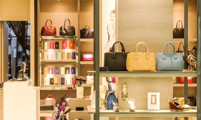 Расскажите, как россияне получают западные бренды