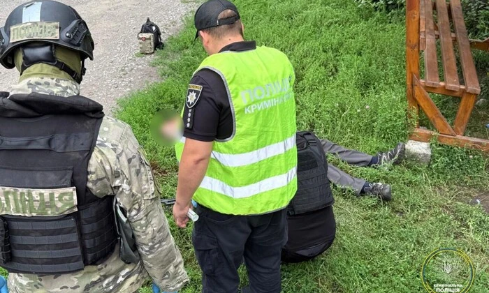 Злочинець застрелився перед поліцією