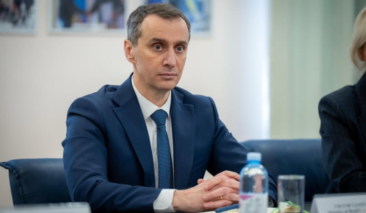 Врачи проводят челюстно-лицевую операцию
